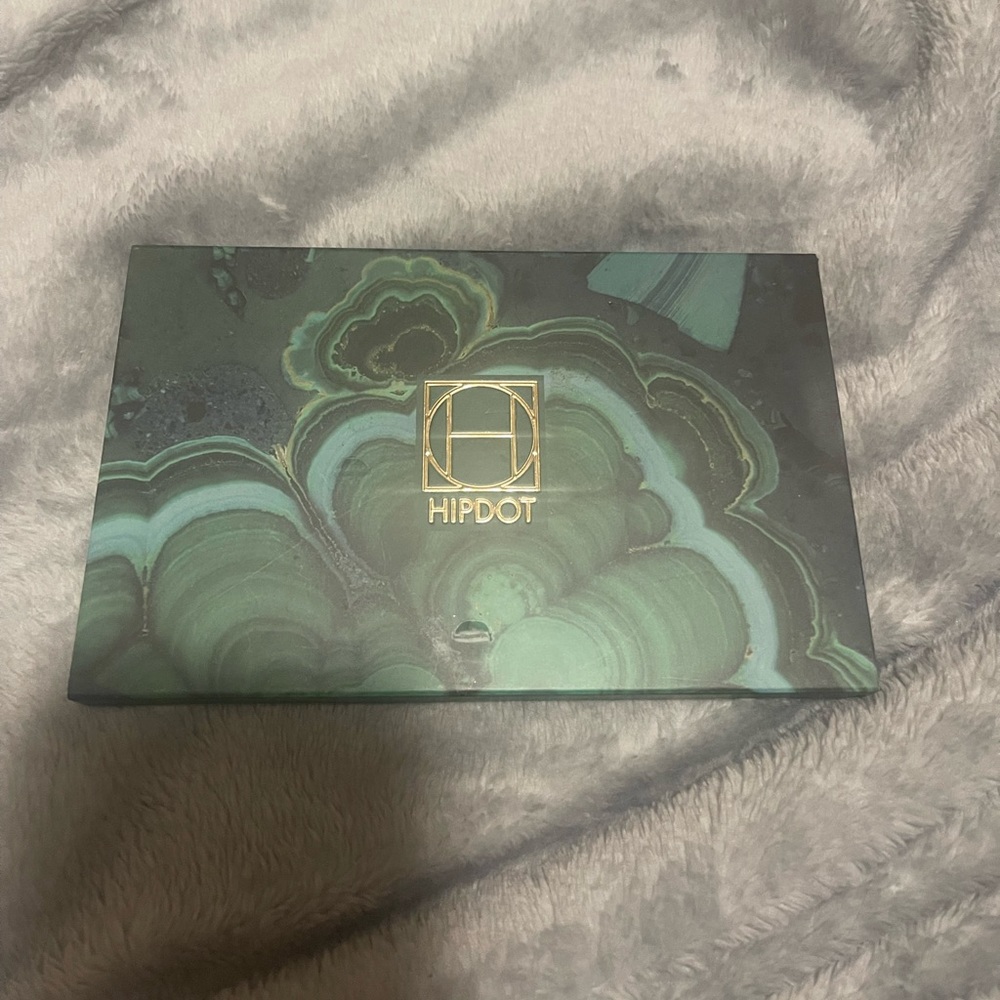 Hipdot “Blues” Eyeshadow Palette